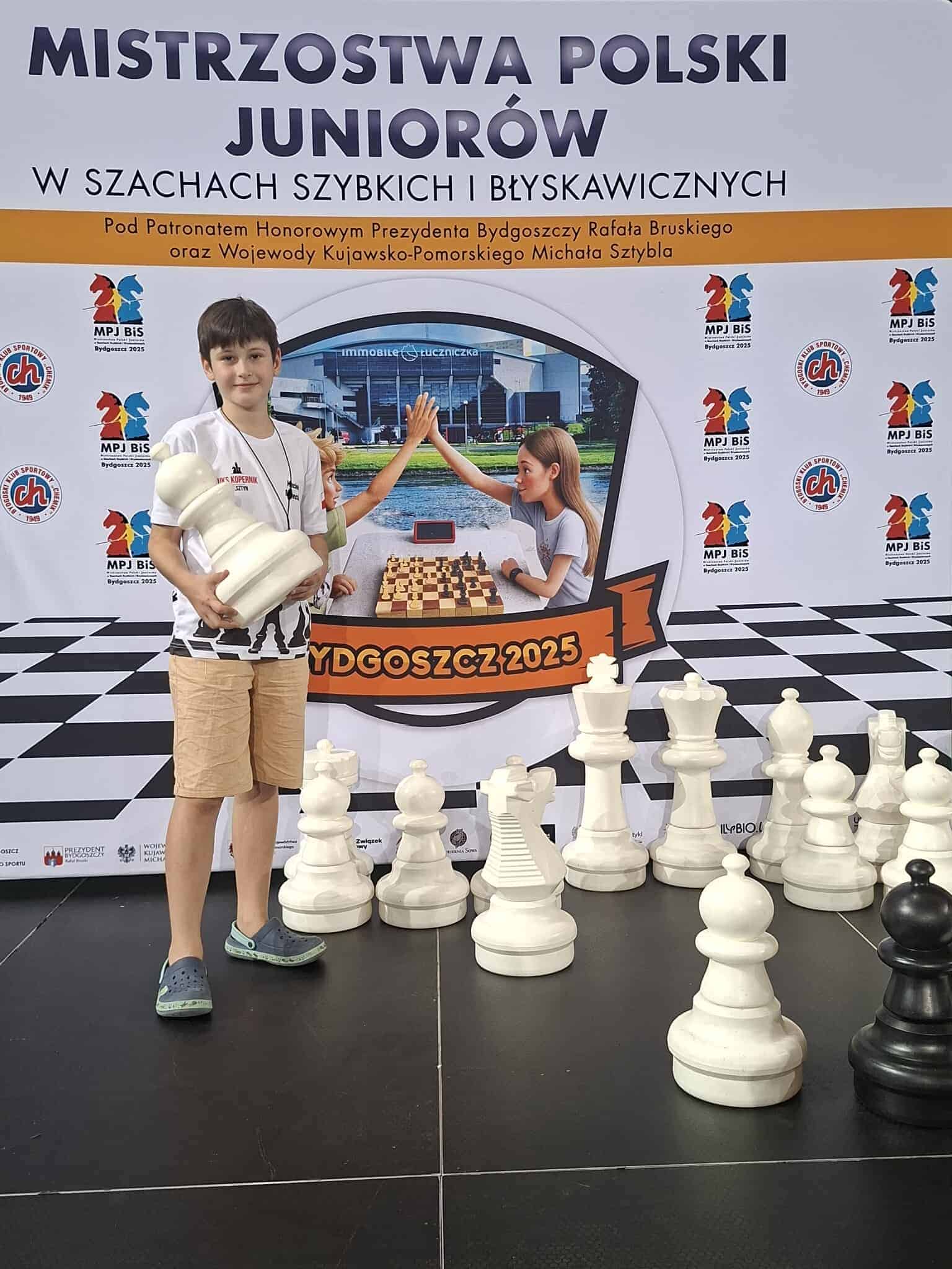 Maciej Branecki z UKS Kopernik Olsztyn podwójnym medalistą Mistrzostw Polski juniorów w szachach
