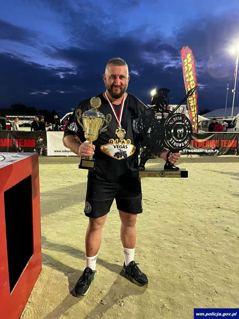 Policjant z Olsztyna wicemistrzem Pucharu Polski Strongman!