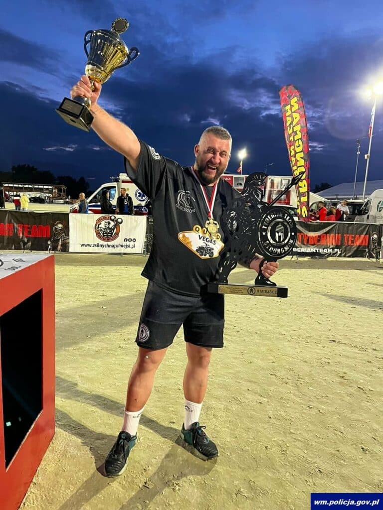 Policjant z Olsztyna wicemistrzem Pucharu Polski Strongman!