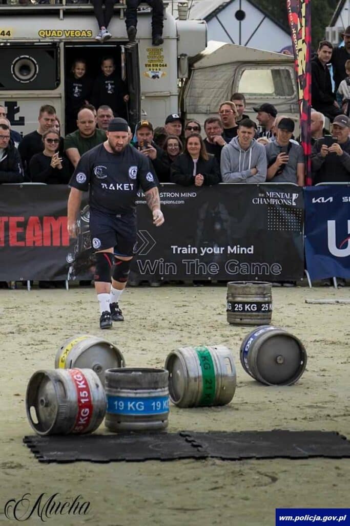 Policjant z Olsztyna wicemistrzem Pucharu Polski Strongman!