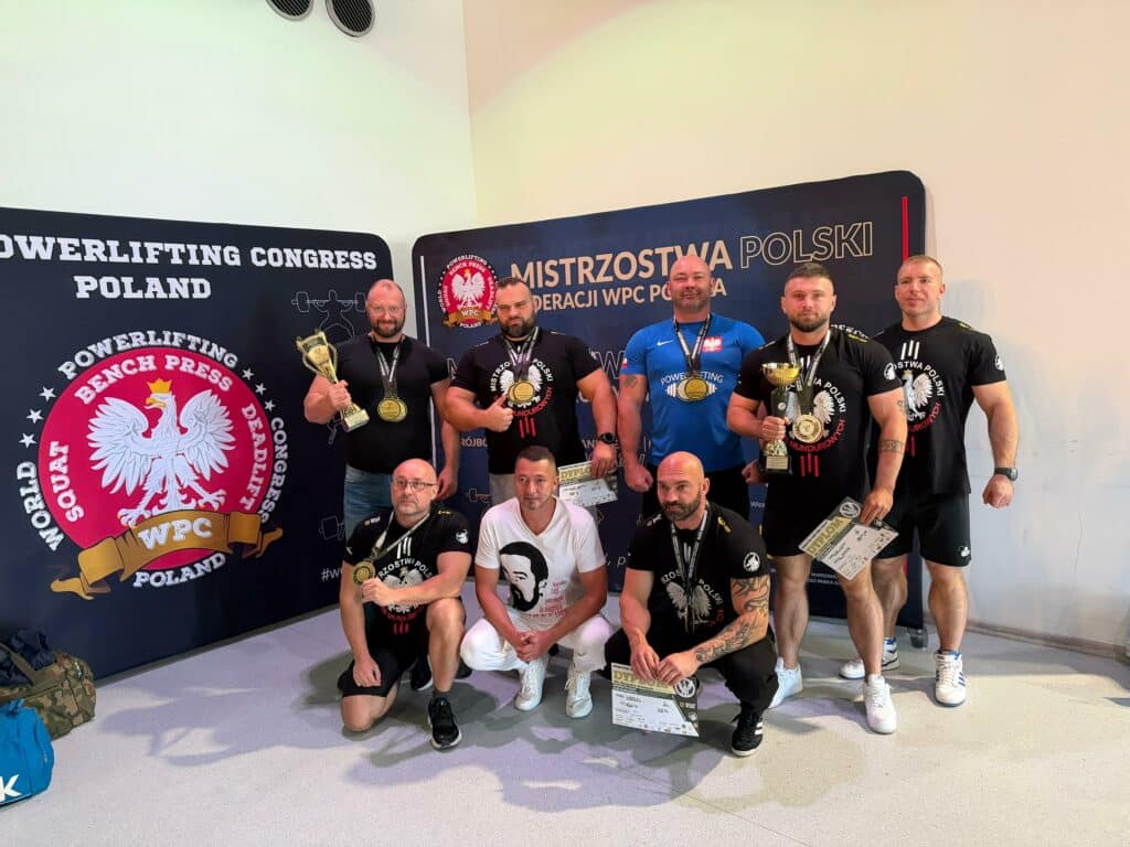 Policjant z Warmii i Mazur na podium Mistrzostw Polski w trójboju siłowym