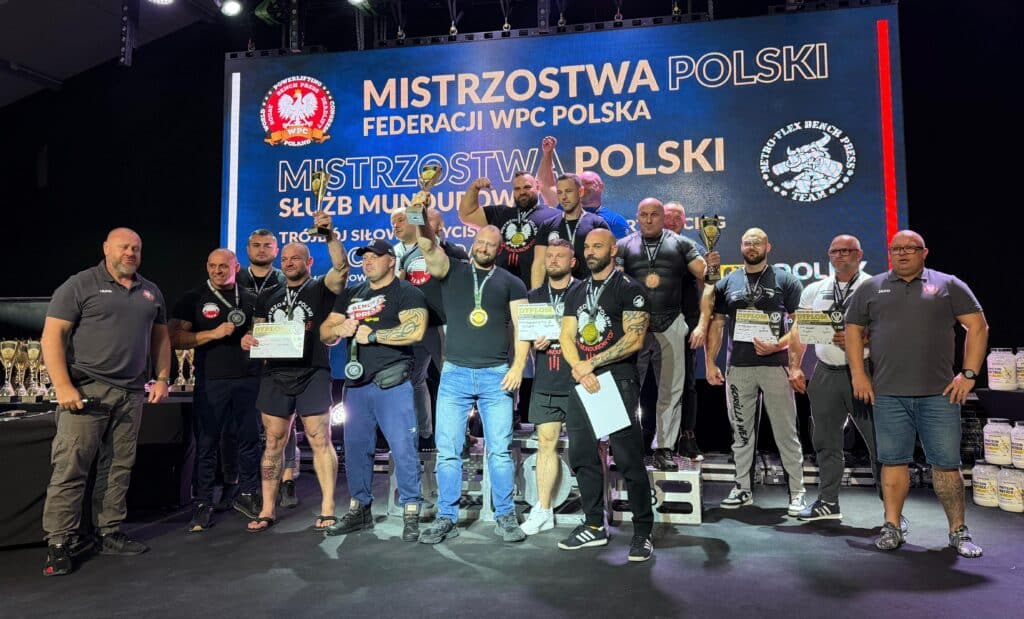 Policjant z Warmii i Mazur na podium Mistrzostw Polski w trójboju siłowym