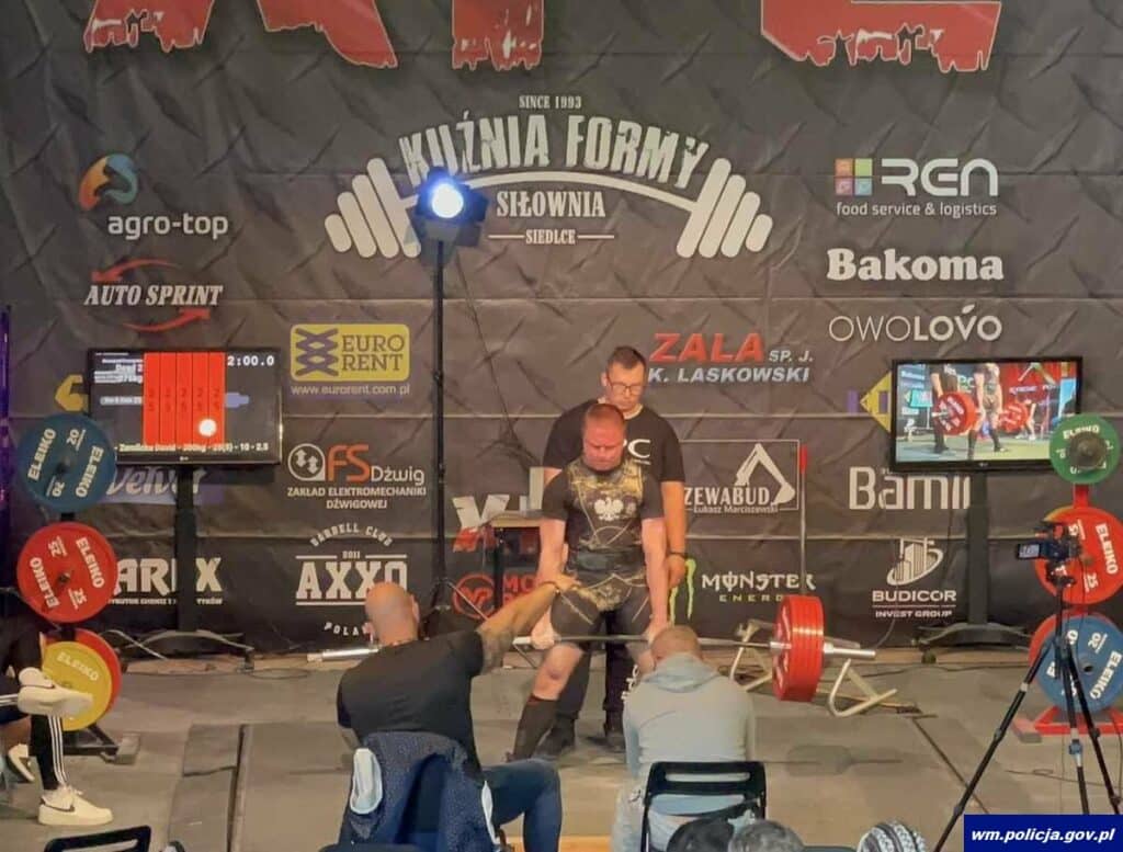 Policjant z Olsztyna na podium Pucharu Europy w martwym ciągu