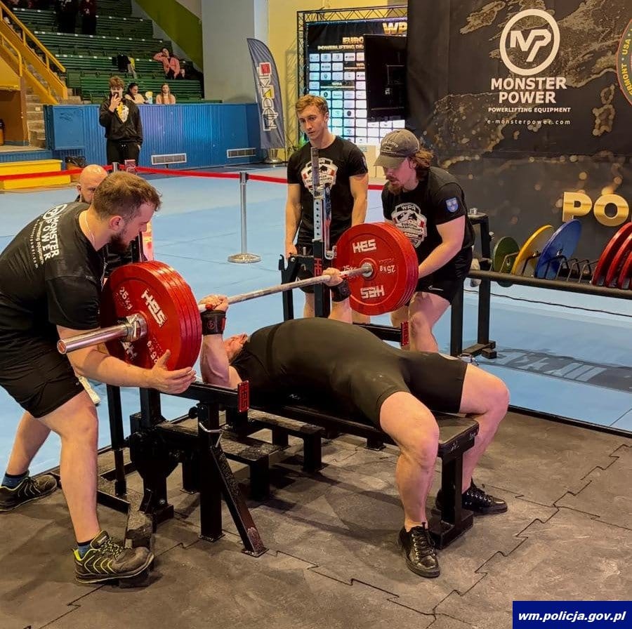 Rozbił bank na Mistrzostwach Europy! Policjant z Mazur zgarnia trzy złota